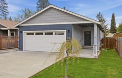 418 E 4th St, Deer Park, WA 99006