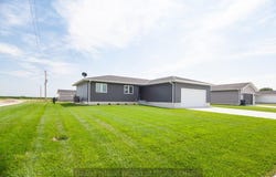 525 7th St, Phillips, NE 68865