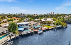 2108 NE 24th St, Wilton Manors, FL 33305