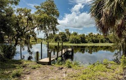 16520 Oakview Circle, Alva, FL 33920