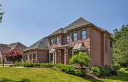 360 Steeplechase Dr, Cranberry Twp, PA 16066