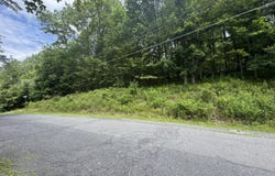 William & Jennette Street, Moscow, PA 18444