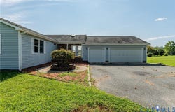 126 Meadow Dr, Tappahannock, VA 22560
