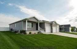1113 W 33rd St, Hastings, NE 68901