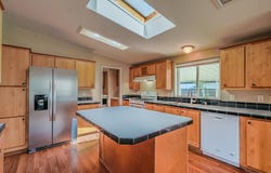 612 N Shamrock Rd, Veradale, WA 99037-8538