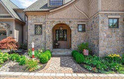 4 Downton Walk, Saratoga Springs, NY 12866