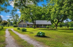 862 Us 90, Holt, FL 32564
