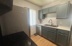 1529 W 12th Ave, Hutchinson, KS 67501