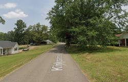 309 KIRKPATRICK Dr, Selmer, TN 38375-1806