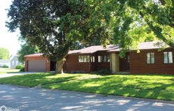 635 Center Avenue, Garner, IA 50438