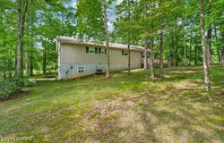 1300 Perimeter Drive, Jamestown, TN 38556