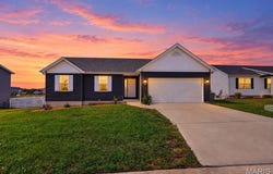 831 Warrior Ridge Drive, Warrenton, MO 63383