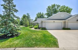 22 Campus Court, Avon Lake, OH 44012