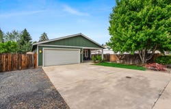 2555 SW Timber Avenue, Redmond, OR 97756