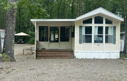 1 Robinson Way, Kennebunk, ME 04043