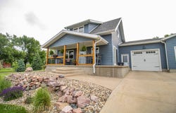 610 6th Ave, Doon, IA 51235