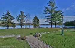 36 MAPLEWOOD Road, Lake Harmony, PA 18624