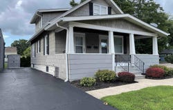 3307 18TH Avenue, Rock Island, IL 61201-2977