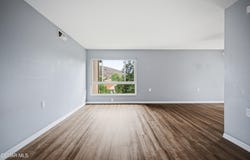 286 Oakleaf Drive, Thousand Oaks, CA 91360
