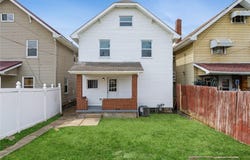 2014 Constitution Blvd, Arnold, PA 15068