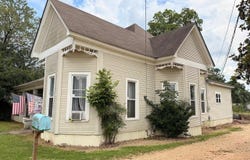207 W Central Street, Warren, AR 71671