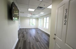 9 Summer St, Franklin, MA 02038