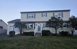 4 Chris Place, Colonie, NY 12205