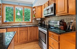 9 Santom St, Auburn, MA 01501