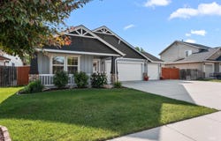 952 S Library Ave, Kuna, ID 83634