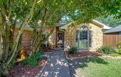 1301 Windy Meadows Drive, Burleson, TX 76028