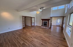 636 LINDEN Point, Petersburg, IL 62675
