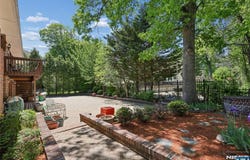 12 Beverly Road, Englewood Cliffs, NJ 07632