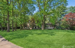 2 Christopher Court, Edison, NJ 08820