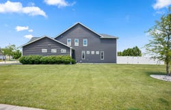657 Brighton Way, Sycamore, IL 60178
