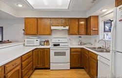 152 Falls Point Drive, Lake Ozark, MO 65049