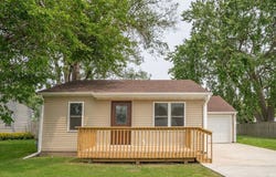 400 E 22nd Street S, Newton, IA 50208