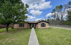 5923 Davis Drive, Pine Bluff, AR 71603