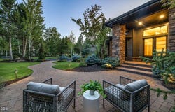 19275 Green Lakes Loop, Bend, OR 97702