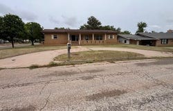 901 E Burnside Street, Rotan, TX 79546