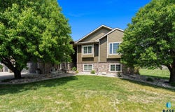46650 Dakota St, Tea, SD 57064