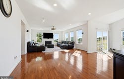 914 HILLTOWN Pike, LINE LEXINGTON, PA 18932