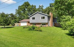 13837 Beaver Drive, ROSCOE, IL 61073