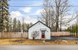 96 4th St, Ponderay, ID 83852