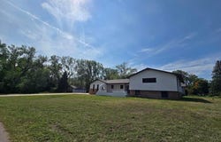 410 Pheasant Dr, Grand Island, NE 68801