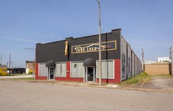 215 Nashville Ave, Sheffield, AL 35660