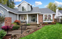 219 AMES Ct, Silverton, OR 97381