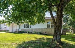 1  W Montgomery  ST, Fayetteville, AR 72701