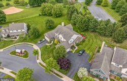 8 PARKSIDE DRIVE, ELVERSON, PA 19520
