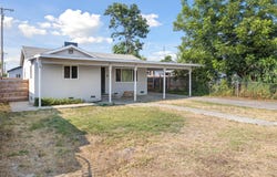 425 E Parker Court, Visalia, CA 93291