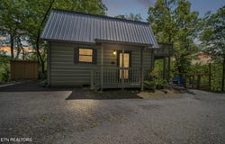 901 & 903 Sunrise Blvd, Sevierville, TN 37862